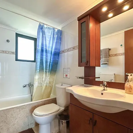 Cozy In Achaias P, With Kitchenette