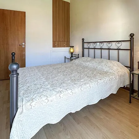 Cozy In Achaias P, With Kitchenette بيت للعطل *