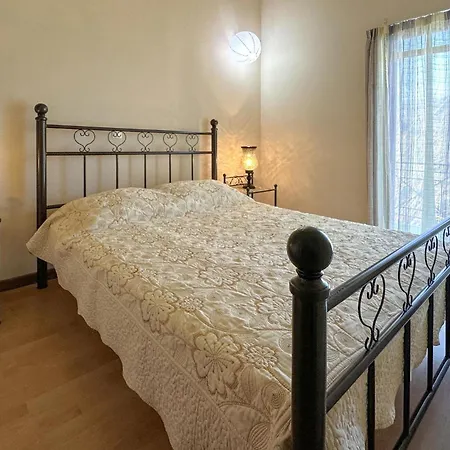 بيت للعطل Cozy In Achaias P, With Kitchenette دياكوبتو