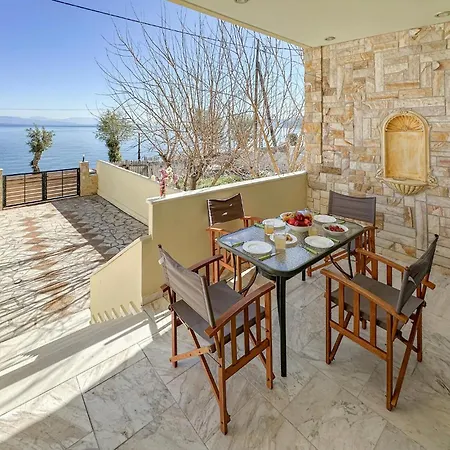 بيت للعطل Cozy In Achaias P, With Kitchenette